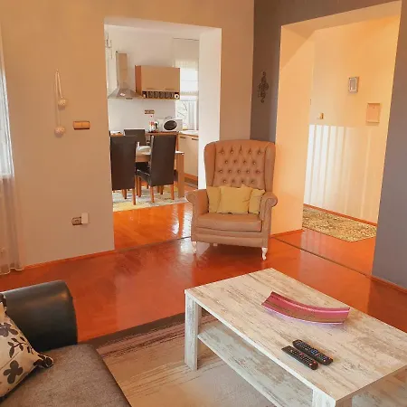 Adel Apartment Miskolc