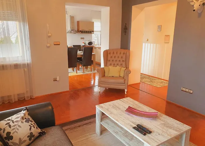 Adel Lägenhet Miskolc